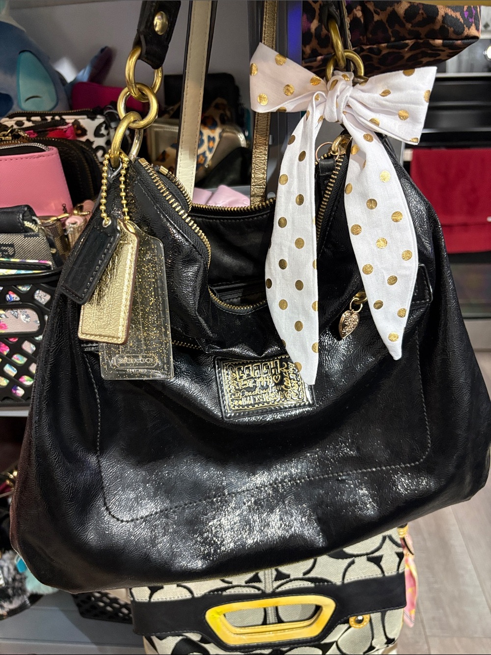 Coach Daisy Poppy w/3 hangtags. Does NOT COME WITH SCARF